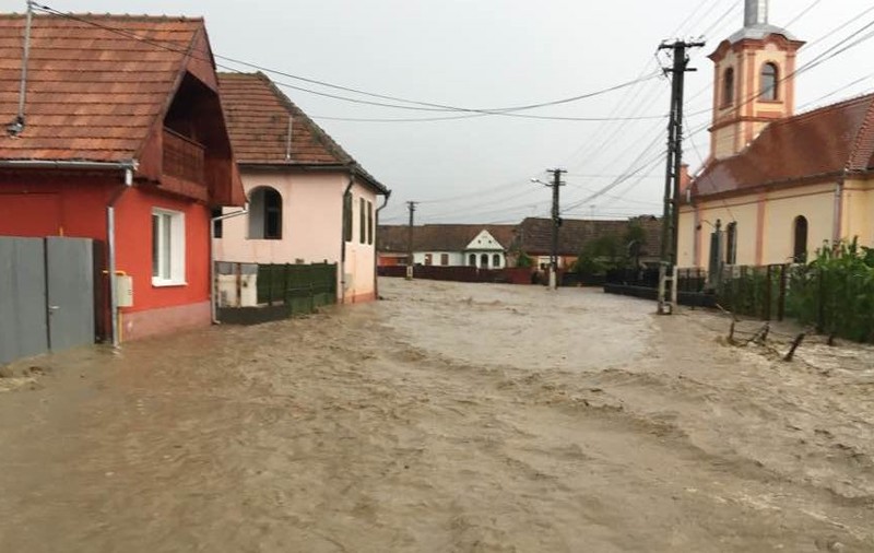 Cod galben de inundații până duminică seara