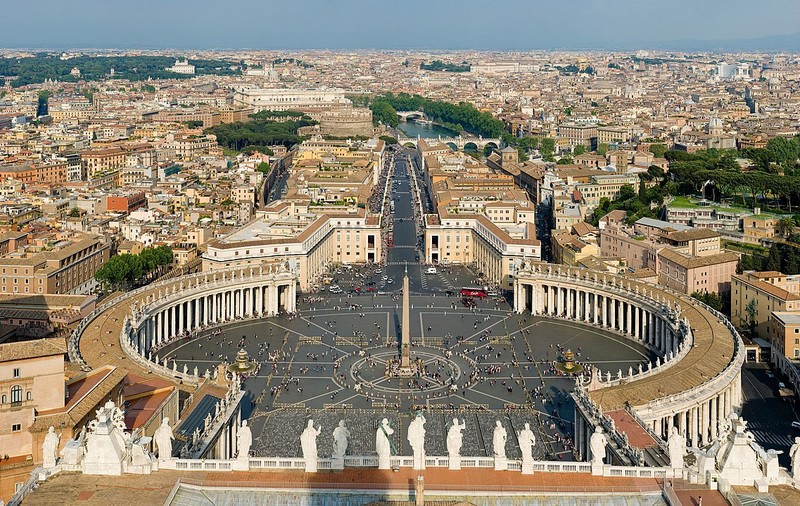 Vaticanul pregătește decizia care ar putea pune capăt celibatului preoților catolici