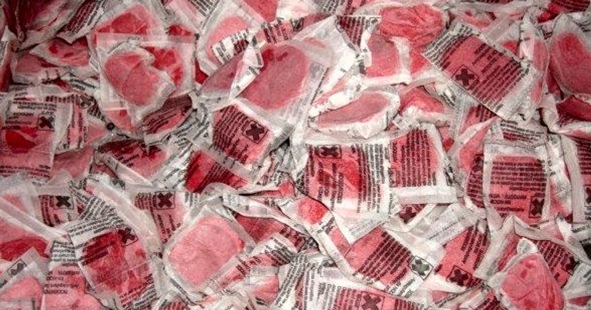 Un bărbat din Suceava a mâncat otravă de șoareci, crezând că sunt dulciuri frumos ambalate. După aia s-a plâns că nu au fost prea bune