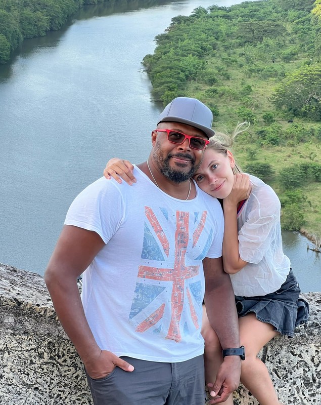 Reacția lui Cabral când Andreea Ibacka l-a prins în timp ce umbla în telefonul ei: „Nu poți să recunoști așa ceva”. Ce explicație i-a dat soției