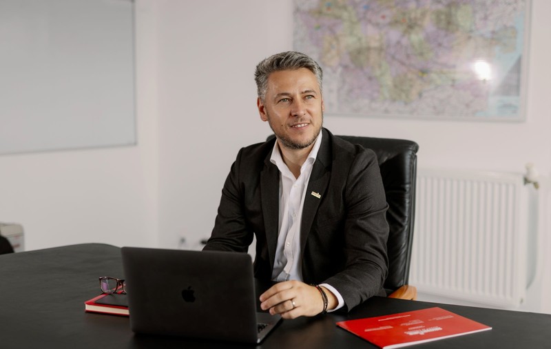 Traian Morar, noul CEO Arhivatorul, vorbește despre obiectivele ambițioase ale companiei care activează în domeniul arhivistic și al managementului de documente