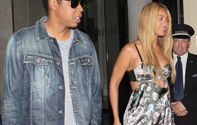 Beyonce și Jay-Z plătesc 20.000 de euro pe noapte pentru a face sărbătorile la Paris