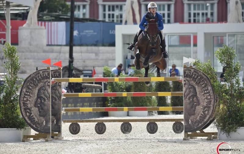 O sportivă din România câștigă în premieră o competiție de sărituri peste obstacole din circuitul european