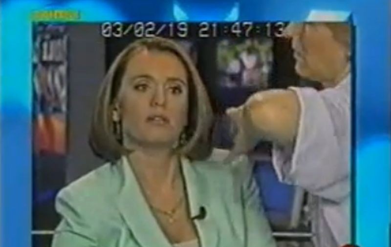 Andreea Esca nu i-a iertat nici acum pe Huidu şi Găinuşă:  «E ca şi cum eu te-am prins pe tine la baie făcând pipi înainte să intri în jurnal şi am dat pe post»