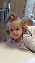 Valentina Pelinel și-a fotografiat băiețelul la primele ore ale dimineții