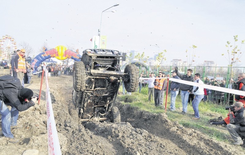Căşuneanu jr, cascador prin noroaie