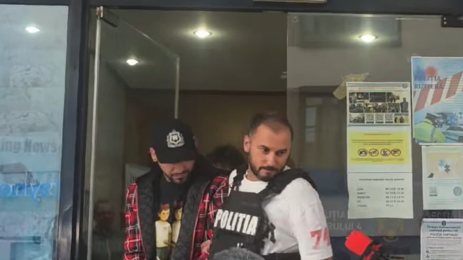 Trapperul Ian, unul dintre cei mai cunoscuți artiști ai scenei trap din România, a fost reținut pentru 24 de ore de polițiști
