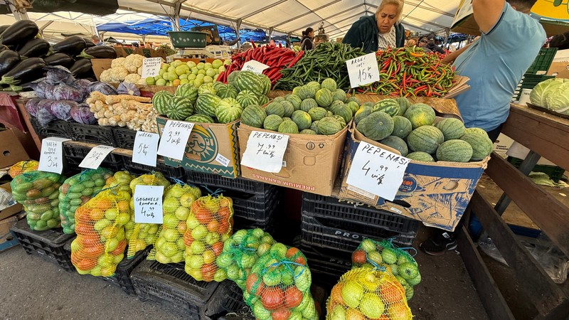 Piața Obor din București e plină cu legume pentru toamnă