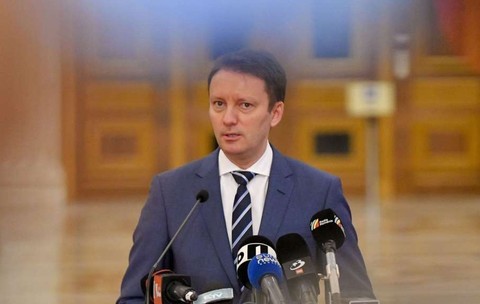 Premierul desemnat Siegfried Mureșan la o conferință de presă în Parlament. Foto: Hepta