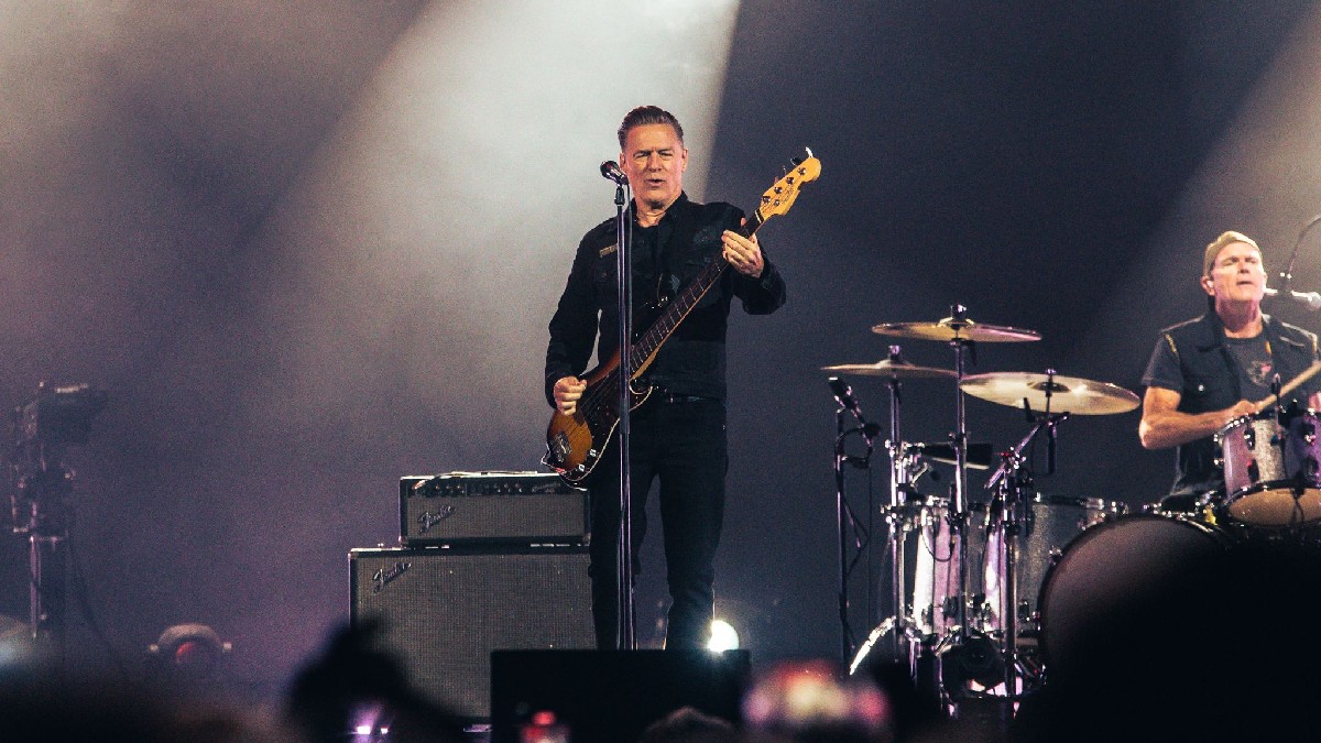 Cântărețul, compozitorul, muzicianul Bryan Adams