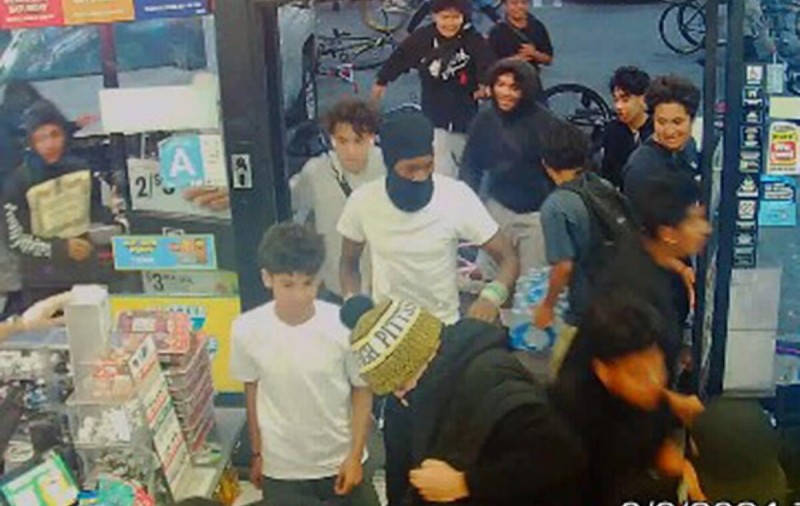 Un grup de minori a terorizat California cu jafurile „flash”. Copiii au fost denunțați la poliție de părinți | VIDEO