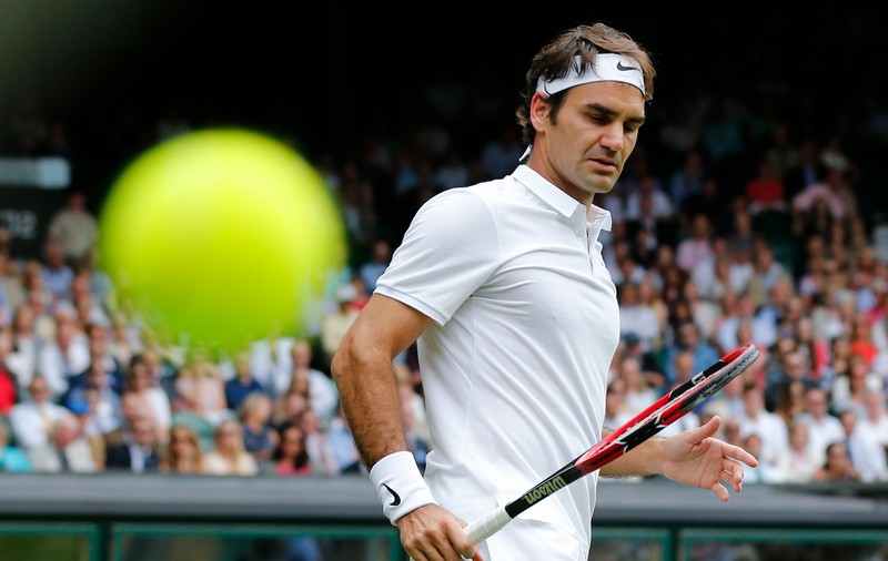 Roger Federer revine pe terenul de tenis după şase luni de absenţă