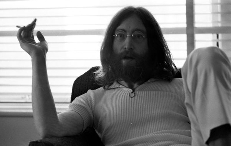 Un dinte al lui John Lennon, scos la licitaţie în Marea Britanie. Vezi cât va costa accesoriul!