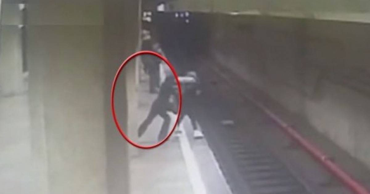 Cazul femeii supranumite “criminala de la metrou”, cea care a ucis o tânără împingând-o sub roțile trenului și a încercat să omoare în același mod o alta, i-a șocat până și pe anchetatori.