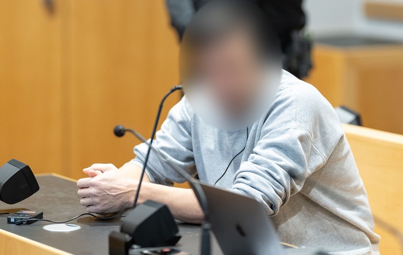 Șoferul român de TIR care a aruncat cu pietre din cabină în alte mașini, în mers, condamnat la închisoare și lăsat fără permis, în Germania: „De plictiseală”