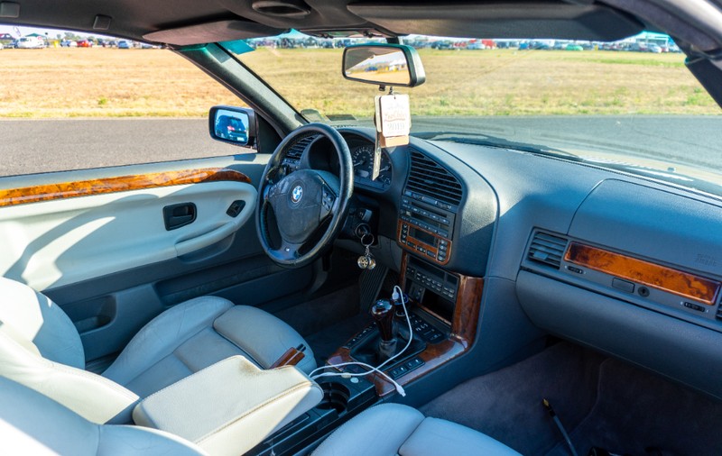 Un BMW înmatriculat în România a dat de gol o rețea care a vândut 7 tone de cocaină și a câștigat 147 de milioane de euro