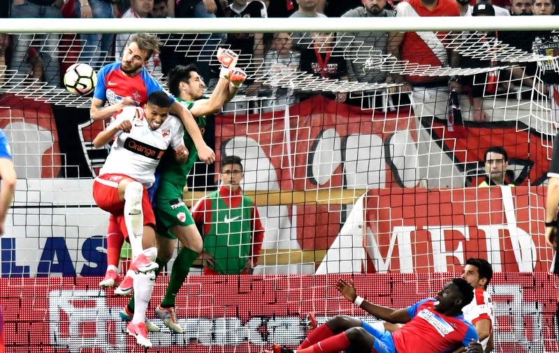 S-a decis data când se joacă FCSB - Dinamo! Programul etapelor 9, 10, 11 și 12