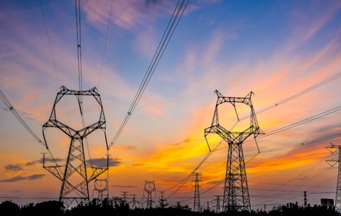 De ce costă mult energia în România, deși avem producție bună. AEI: „Vindem ieftin în Bulgaria și o reimportăm de 7 ori mai scump. Nu contează cât produci”