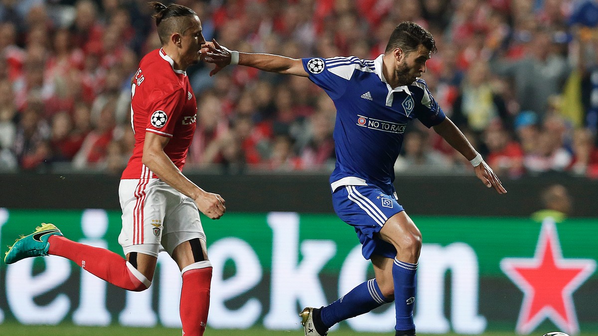 Junior Moraes (dreapta) a devenit cel mai bun atacant de la Dinamo Kiev EPA/TIAGO PETINGA