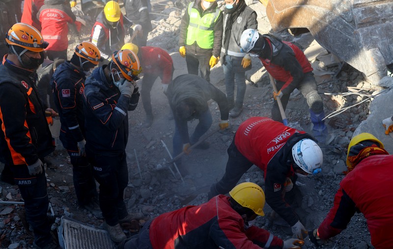 O femeie de 40 de ani a fost salvată la peste o săptămână după cutremurul din Turcia. A stat 170 de ore sub dărâmături
