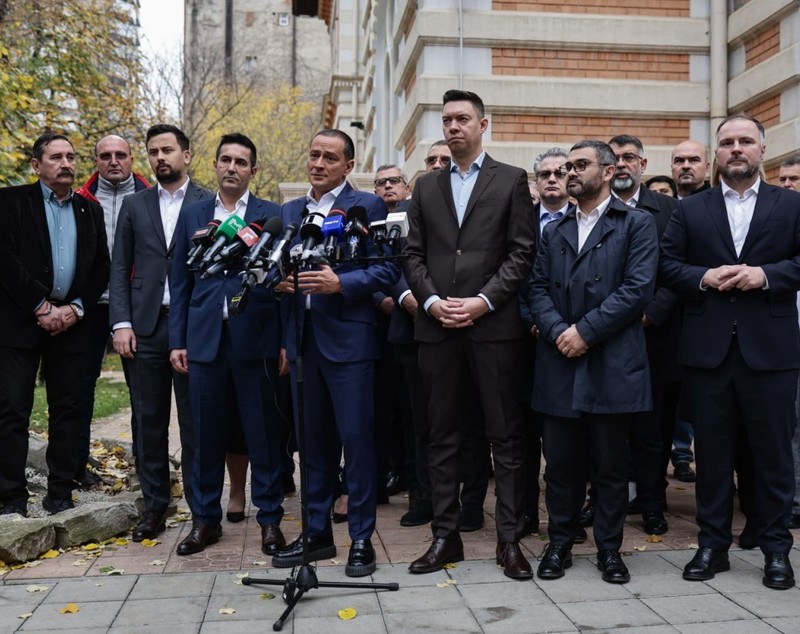 Daniel Băluţă şi-a depus candidatura la Primăria București fără Grindeanu. A venit cu Manda, Firea, Manole și Costoiu. De ce a lipsit șeful PSD