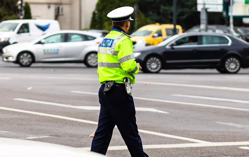 Sancțiunea primită de un șofer din Iași care a claxonat mașina Poliției, care staționa neregulamentar. A ajuns apoi în instanță