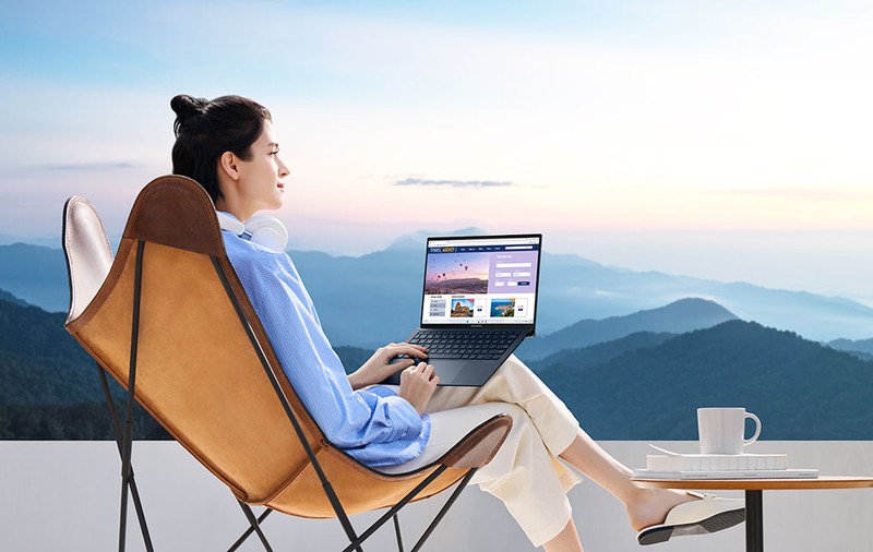 ASUS Zenbook S 13 OLED (UX5304)  - fă cunoștință cu cel mai subțire laptop ultraportabil