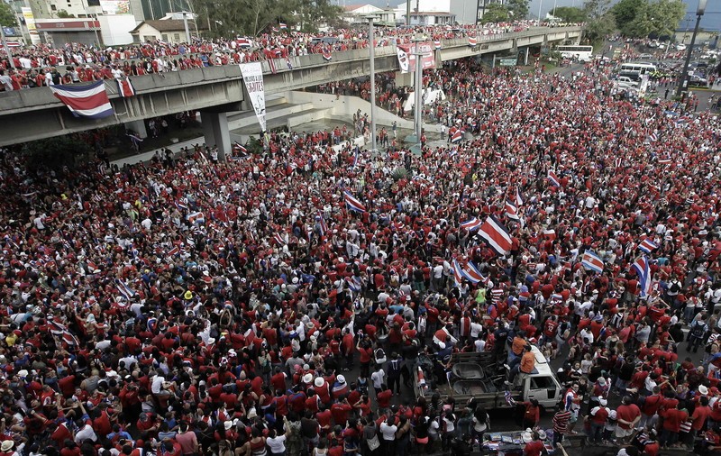 VIDEO / 200.000 de fani costaricani i-au primit ca pe nişte eroi pe jucătorii naţionalei 