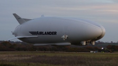 Airlander 10 este cea mai mare aeronavă din lume