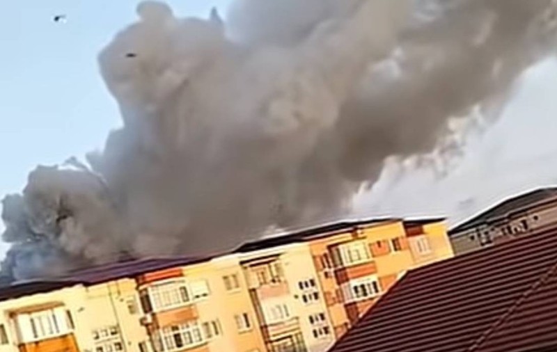 Momentul exploziei de la fabrica de prelucrare a lemnului din Sebeș, surprins de camere. Martor: „Era o problemă mecanică” | VIDEO