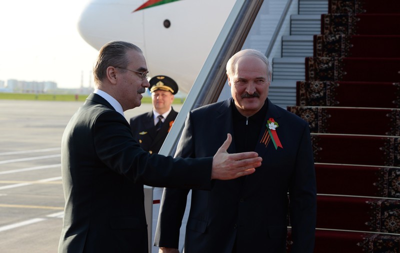 Președintele din Belarus nu ține cont de epidemie și cheamă oaspeți din alte țări la parada militară de pe 9 mai
