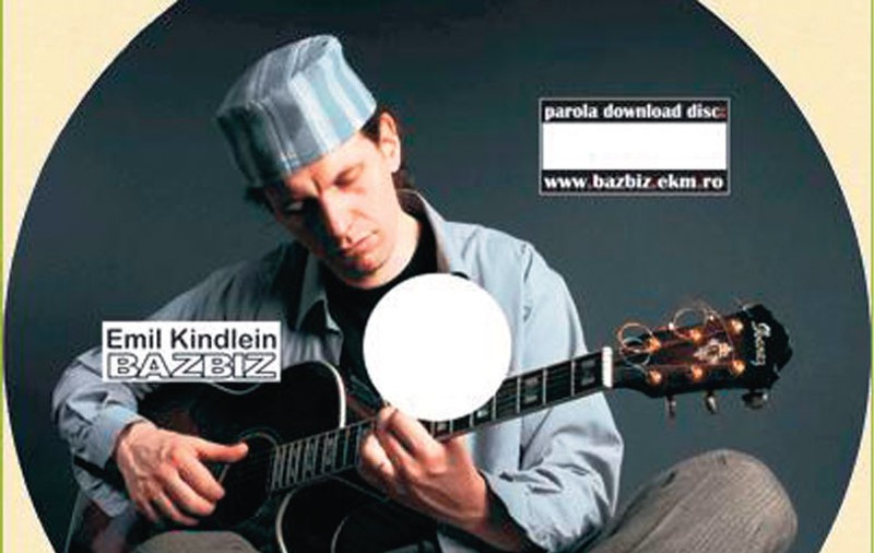 Emil şi-a lansat un CD anticriză din... hârtie