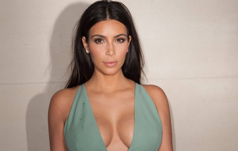 Kim Kardashian şi-a angajat un specialist care să-i trucheze pozele