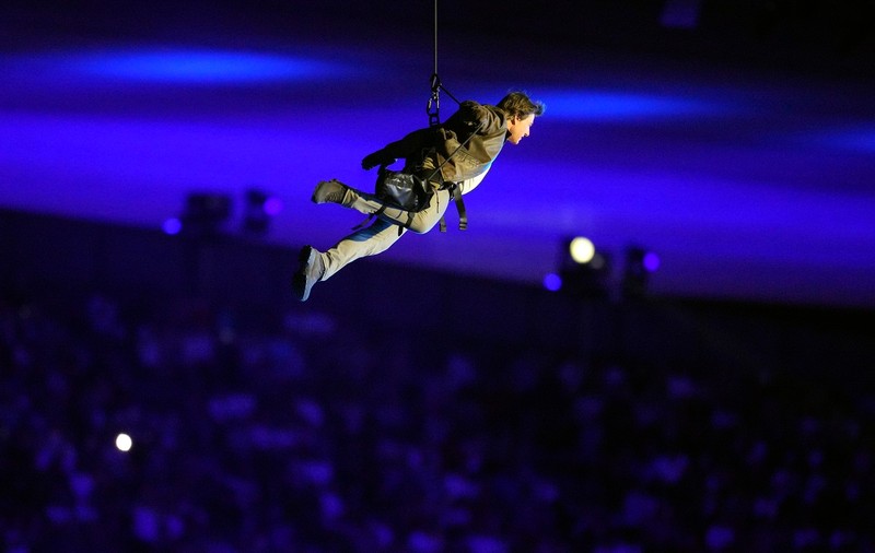 Tom Cruise i-a divizat pe fanii Jocurilor Olimpice, după cascadoria de la ceremonia de închidere de la Paris: „Atât de previzibil”