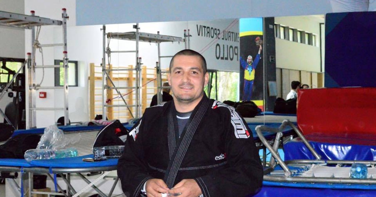 Antrenorul de lupte Marian Rădoi a fost bătut cu ranga de șapte bărbați la Bârlad. Ginerele fostului șef al Poliției Locale se află la reanimare