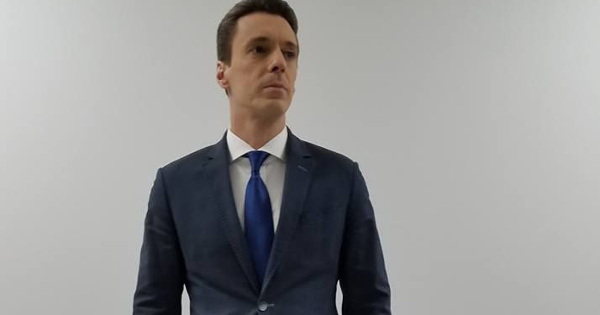 Mircea Badea, despre discursul președintelui Klaus Iohannis în Parlamentul European. "Cum se îmbracă, așa vorbește"