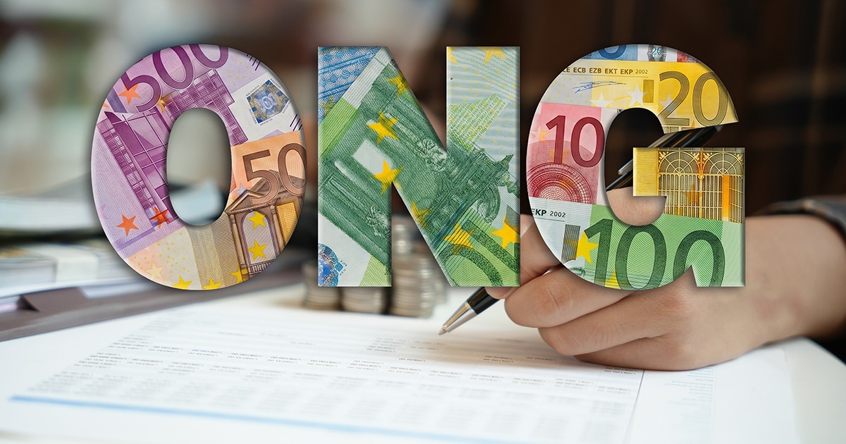Un colaj cu ONG si o mana care calculeaza incasari