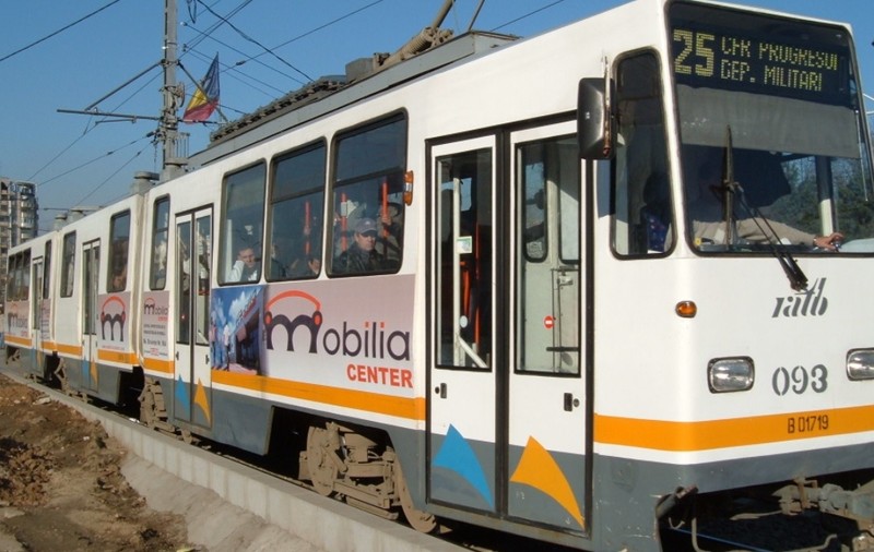 Tramvaie blocate aproximativ o oră pe şine, în Bucureşti