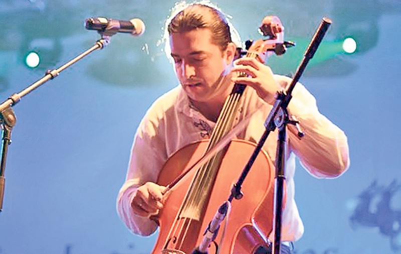 Răsturnare de situație în cazul lui Adrian Naidin: Poliţiştii i-au spus că nu au treabă cu el, dar tot a sărit de la etaj