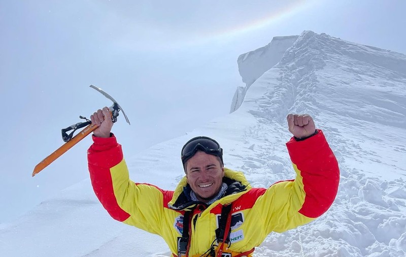 „Performanța sa este pur și simplu extraordinară”. Rusul Rustam Nabiev, primul alpinist fără picioare care a escaladat Himalaya