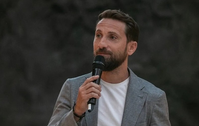Dani Oțil le răspunde celor care l-au acuzat că prețurile din restaurantul lui sunt prea mari. Pizza costă 62 de lei, iar cartofii prăjiți - 19 lei