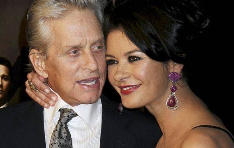 Catherine Zeta-Jones s-a internat din nou într-o clinică de boli psihice