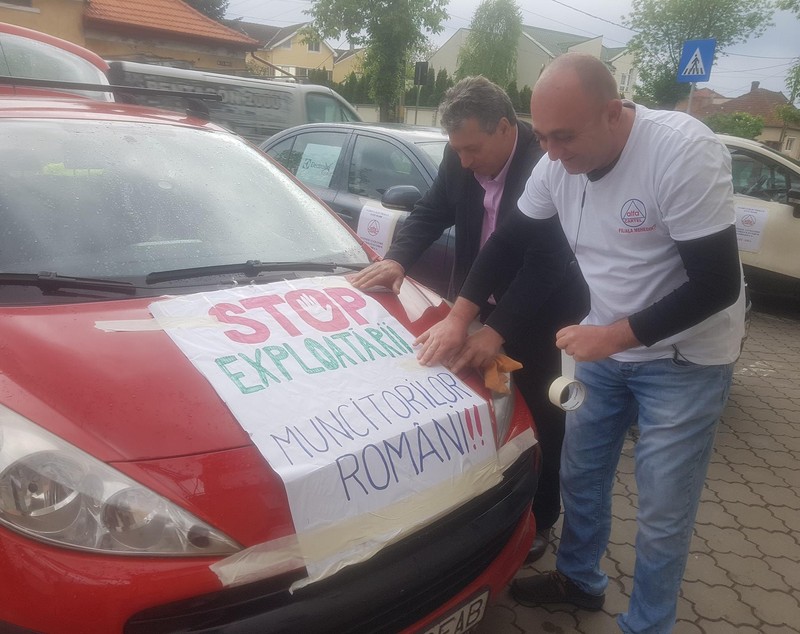 UPDATE / Greviștii de la Electrolux ajung, marți, la Pitești. Mai mulți muncitori au pornit azi spre Ambasada Suediei din București