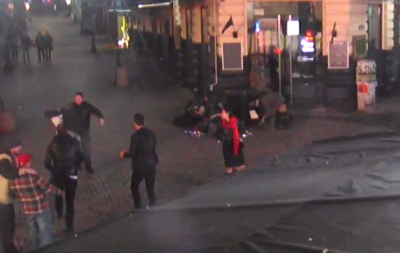 Bătaie ca-n filme în Centrul Vechi al Capitalei! VIDEO