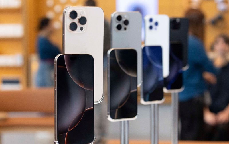 iPhone-urile ar putea deveni mult mai scumpe din cauza tarifelor lui Trump. Ce preț pot atinge telefoanele