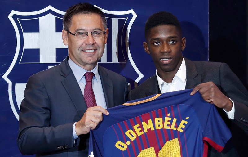 Fanii Barcelonei au cerut demisia lui Josep Maria Bartomeu, la prezentarea atacantului Ousmane Dembele / VIDEO