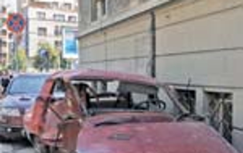 Amenzi de 2.000 de lei pentru masinile abandonate pe trotuar