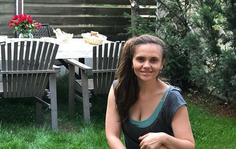 Ce mult a slăbit Cristina Șișcanu. Cade fusta de pe ea