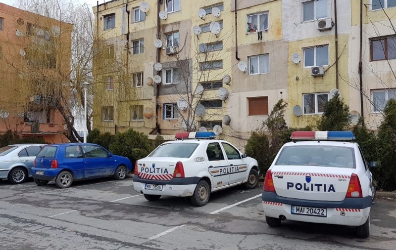 UPDATE Două persoane au făst găsite moarte într-un bloc de lângă un sanatoriu, în Agigea