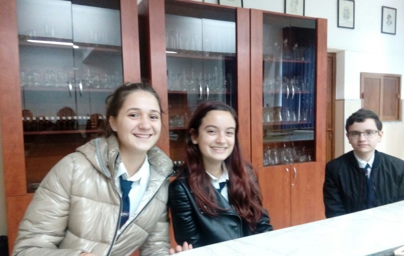 REPORTAJ / Trei elevi de la un colegiu din Galaţi, membri ai Mensa, printre cei mai inteligenţi 2% oameni din lume - FOTO